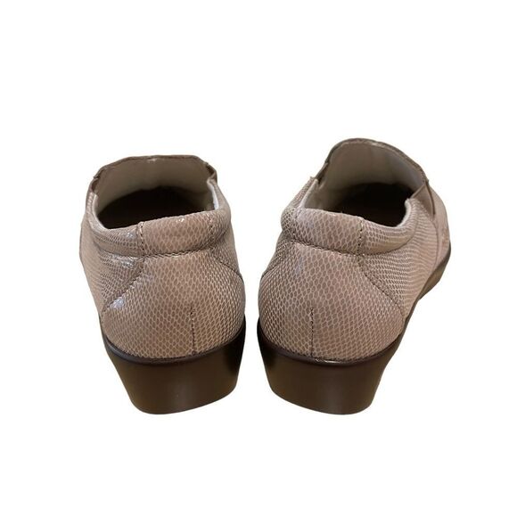 SAS Dream Slip On Loafer Snake Embossed Leather Color Mushroom Size 7.5N - Picture 3 of 5